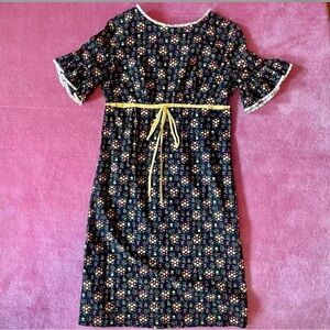 Vintage empire waist floral prairie dress with ruffled sleeves